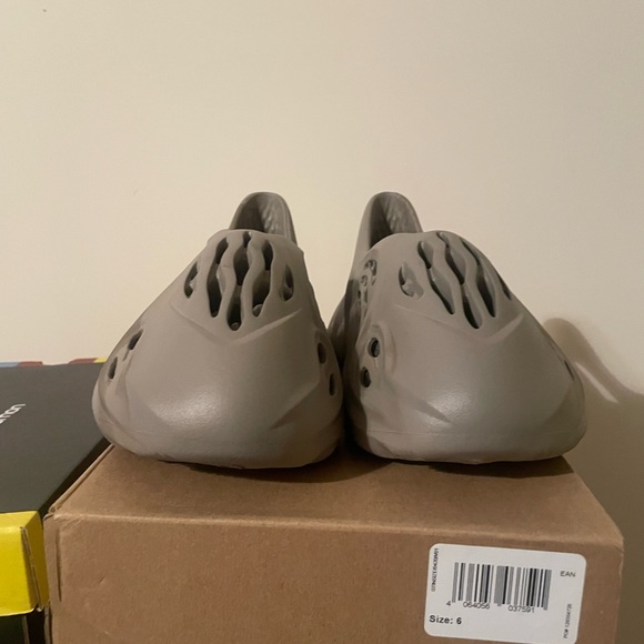 Yeezy foam runner - Picture 2 of 4